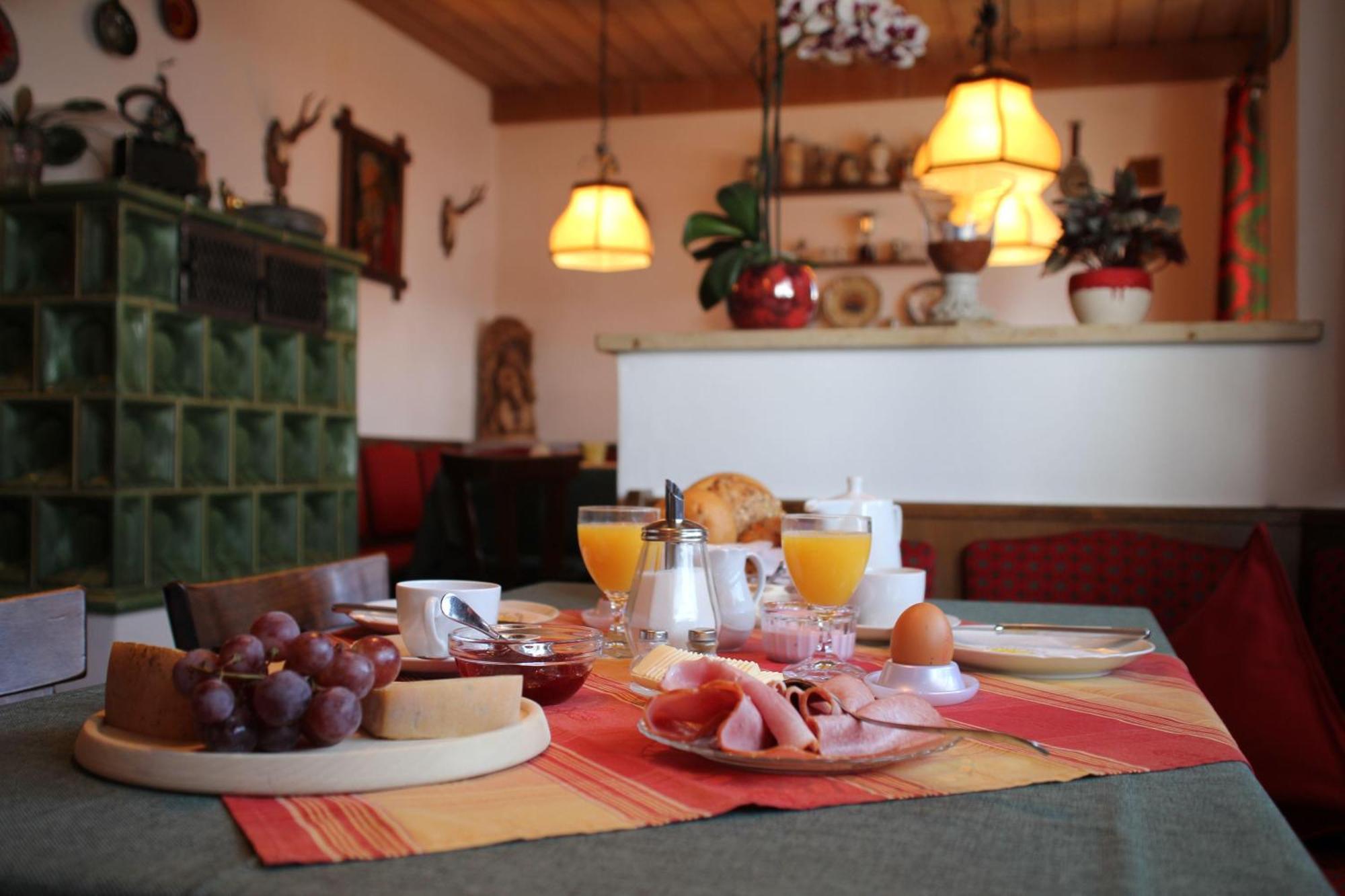 Ferienwohnung-Susanne-Im-Gaestehaus-Bergfrieden Bad Bayersoien Bagian luar foto